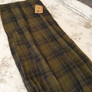 NWT Fall plaid skirt
